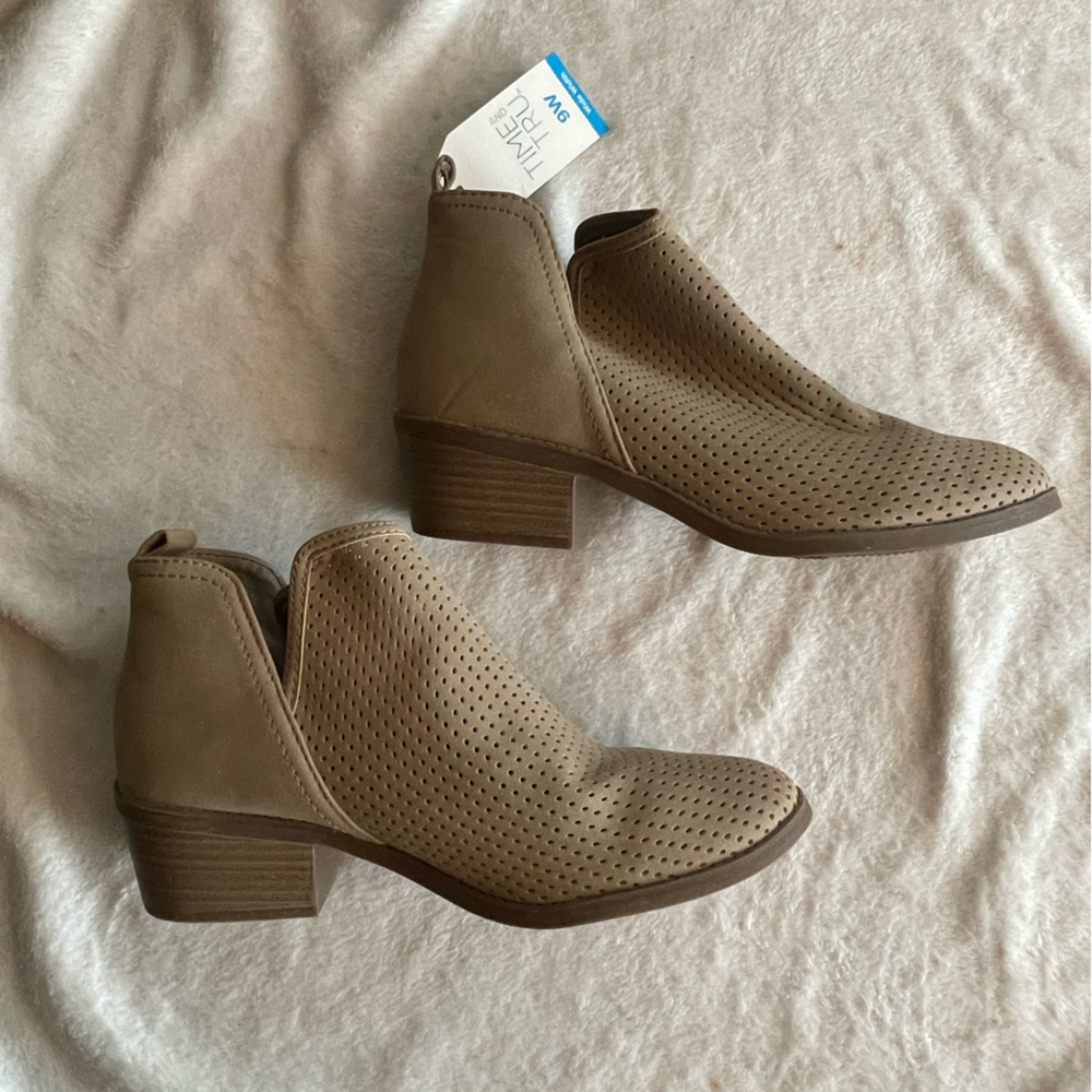Ankle booties